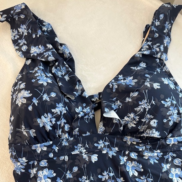 A Pea in the Pod Maternity Swimsuit L Blue Floral Ruffle Strap One Piece NWT - Picture 2 of 11